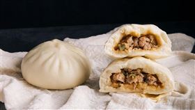 台東10大必吃美食（1）台東縣政府舉辦「台東10大必吃美食」票選活動，古早味和傳統美食受歡迎，東河包子榮獲網友票選美食第1名推薦。（台東縣政府提供）中央社記者盧太城台東傳真　108年10月8日