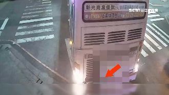 公車肇逃！司機：等嘸車主　遭警打臉