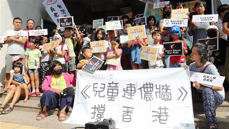 民團發起兒童連儂牆　聲援兒童人權