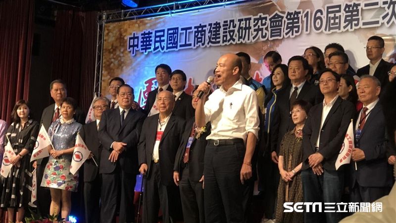 韓讚台商　卻扯看這國女孩不穿上衣！