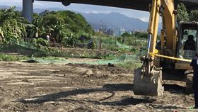 新北,永和,福和橋,挖土機（圖／翻攝畫面）