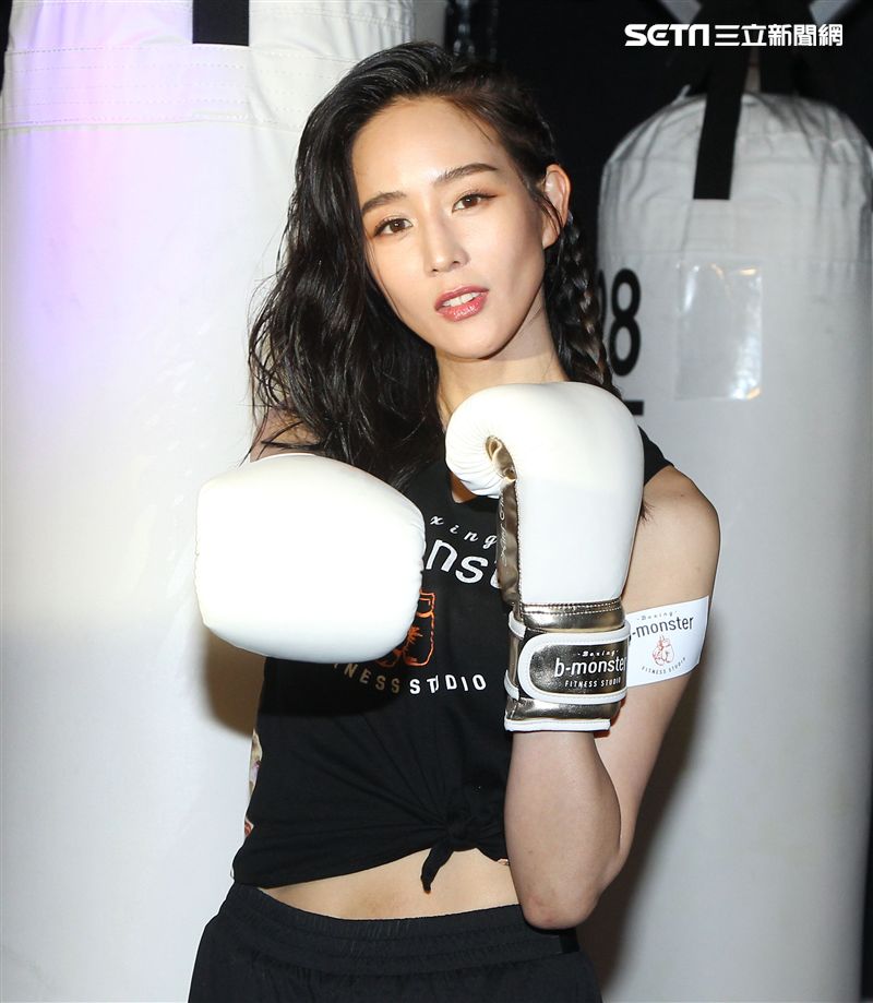 邱澤和張鈞甯日前爆出共車熱戀，邱澤索性大方認了「正在努力追求中」，張鈞甯含糊帶過戀情。（記者邱榮吉/攝影）