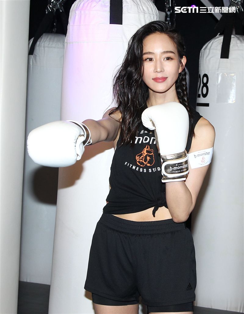 邱澤和張鈞甯日前爆出共車熱戀，邱澤索性大方認了「正在努力追求中」，張鈞甯含糊帶過戀情。（記者邱榮吉/攝影）