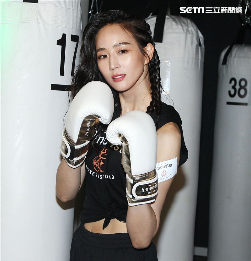 邱澤和張鈞甯日前爆出共車熱戀，邱澤索性大方認了「正在努力追求中」，張鈞甯含糊帶過戀情。（記者邱榮吉/攝影）