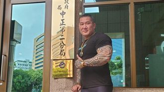 直播嗆三字經！「館長」遭提告做筆錄