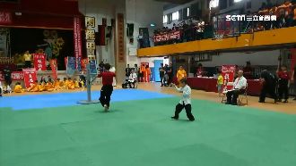 7歲李小龍克服躁動　獲140面金牌