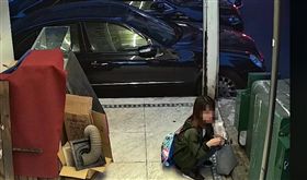 大號,東區,便溺,年輕妹,公德心　圖／翻攝爆料公社