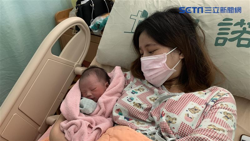 三喜臨門！　國慶、定情、生子同一天