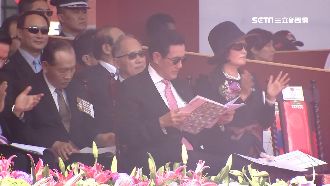 小英致詞全場鼓掌！馬失禮只顧看手冊