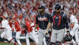 ▲亞特蘭大勇士結束季後賽，35歲捕手Brian McCann（右）也宣布引退。（圖／美聯社／達志影像）