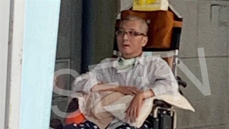 袁惟仁急送醫 醫:反覆發炎恐變菜瓜布肺