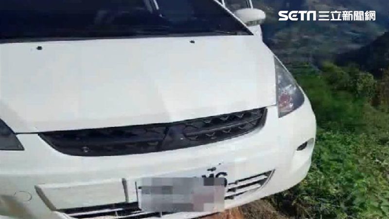迷航！六旬翁車輪卡山崖　驚恐過一夜
