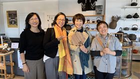 饒慶鈴訪日本百年鑄鐵文化（1）台東縣長饒慶鈴（右2）10日率隊到日本岩手縣奧州市，參訪在當地擁有逾百年文化產業的南部鐵器公司「OIGEN及源鑄造」，盼促進雙方產業文化合作。（台東縣政府提供）中央社記者盧太城台東傳真　108年10月10日