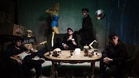 「眼鏡俠」樂團（Glasses-Men）大有來頭，由主唱古哥（Google）、吉他手滾爺（Agwen）、貝斯手偉傑（CJ）和鼓手阿凱（Kyle）組成。（Mo Chen 陳彥奇）