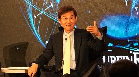 洛杉磯經文處長座談 強調台灣民主多元