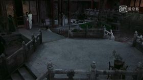 《如懿傳》由周迅被欺負入冷宮。(翻攝愛奇藝台灣站)
