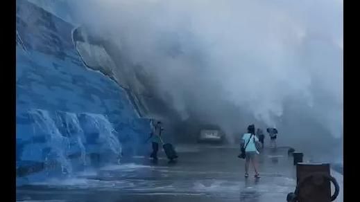 影／直擊台東9米浪　吞噬3遊客落海
