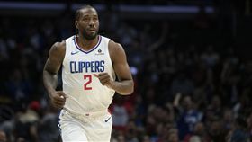 ▲『可愛』雷納德（Kawhi  Leonard）首度穿著快艇球衣在熱身賽亮相。（圖／美聯社／達志影像）