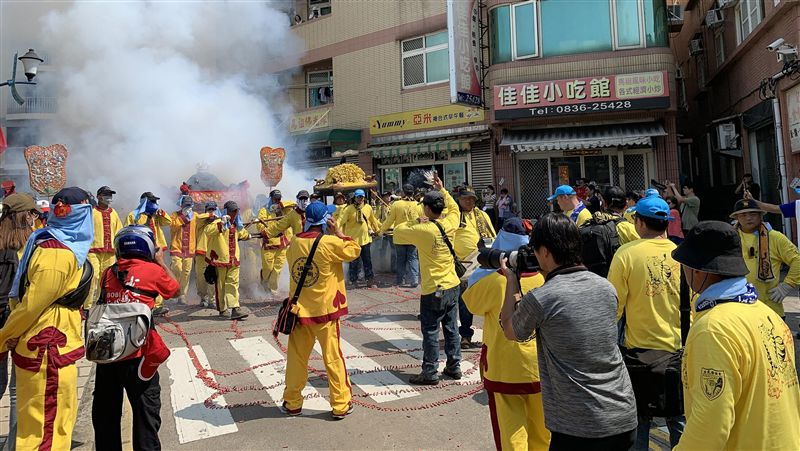 奉天宮媽祖遶行馬祖　民眾熱情沸騰