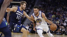▲柯瑞（Stephen Curry）熱身賽飆進6顆三分球獨得40分。（圖／美聯社／達志影像）