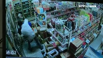 狠男闖雜貨店！持石塊重擊老闆娘