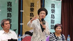 總統選舉連署  呂秀蓮籲加速達30萬份前副總統呂秀蓮（中）投入2020總統選舉，11日在高雄出席參選連署說明會，呼籲支持者加速連署，至少達到30萬份參選連署門檻。中央社記者王淑芬攝　108年10月11日