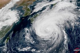 哈吉貝颱風　　（圖／翻攝自台灣颱風論壇｜天氣特急臉書）