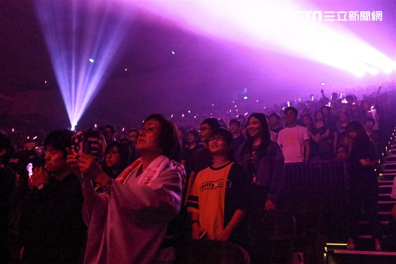 日本搖滾團體「SEKAI NO OWARI」（世界末日）巡迴演唱會台北場。（圖／記者林士傑攝影）