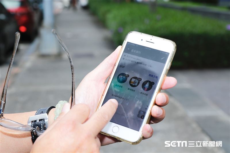 朱永德秀出自己在Uber的六星評分。（圖／記者林聖凱攝影）