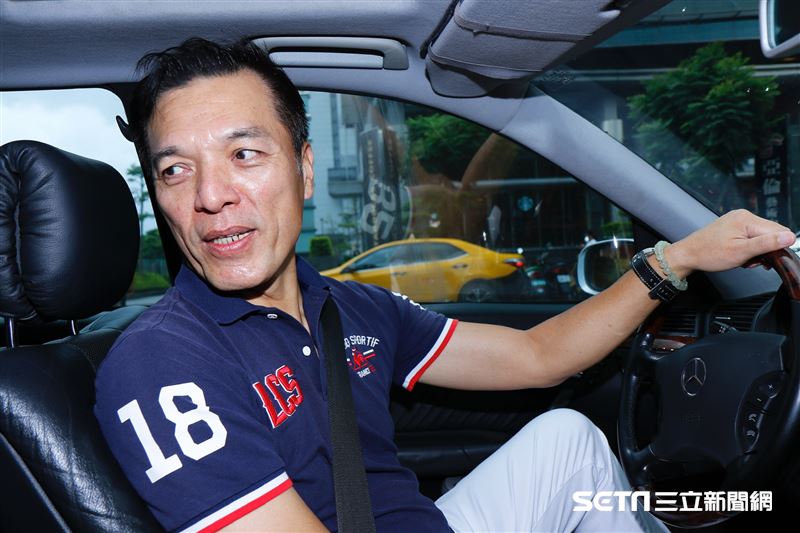 《炮仔聲》朱永德開賓士當Uber司機