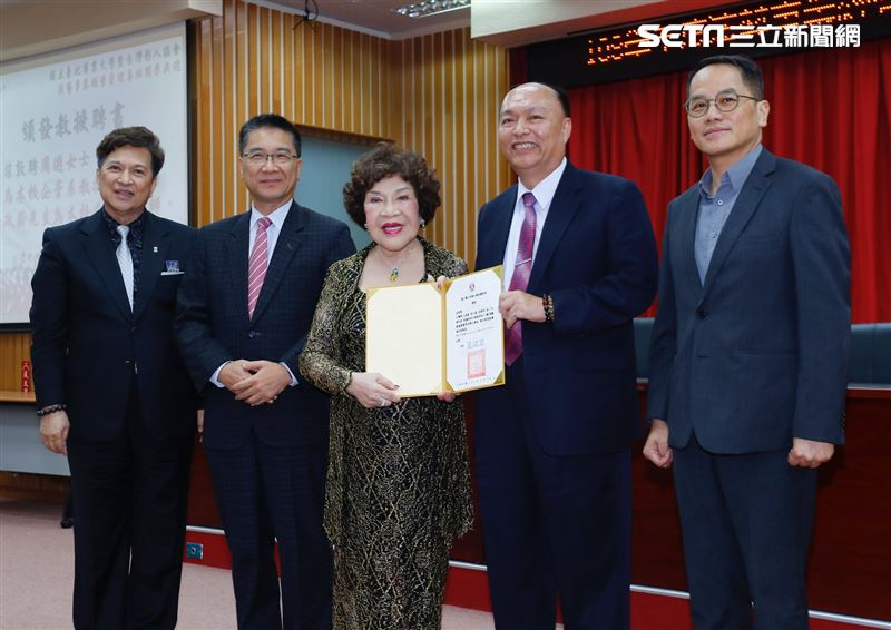 周遊和李朝永當起教授授課。（圖／記者林聖凱攝影）