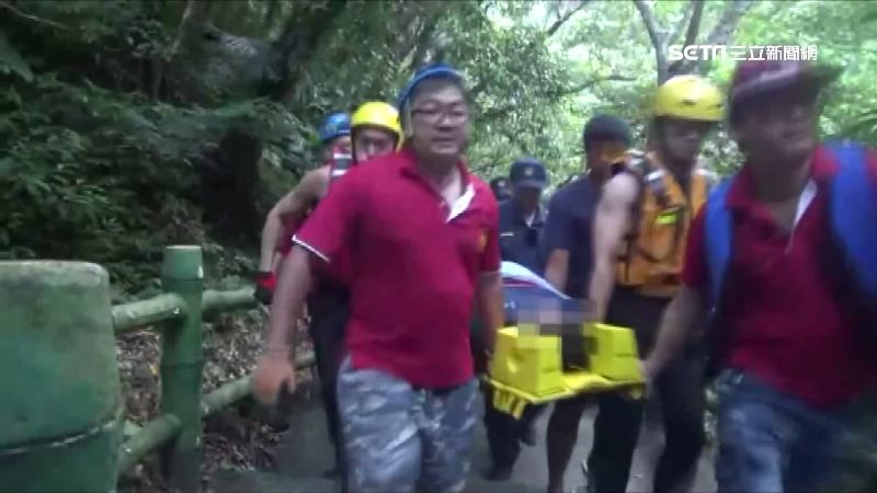 跳瀑布救國中生！好心路人反被捲漩渦