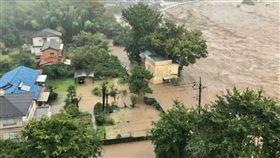 哈吉貝強風掀起屋頂 圖翻攝自推特
https://twitter.com/nukosukeeeeee/status/1182937509069647874/photo/1