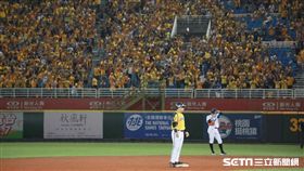 彭政閔敲出追平安打。（圖／記者林士傑攝影）