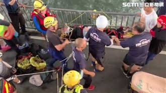阿公跌落大排險遭沖走　孫跳水救援