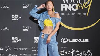 鬼鬼吳映潔辣翻！褲頭開叉到「該邊」