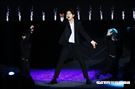 李鎭赫以一身黑色西裝帥氣表演麥可傑克森的〈超脫〉開場。（圖／記者林聖凱攝影）