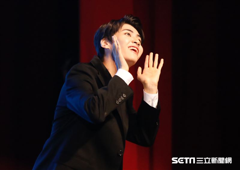 李鎭赫超沒偶像包袱，在現場整個玩開。（圖／記者林聖凱攝影）
