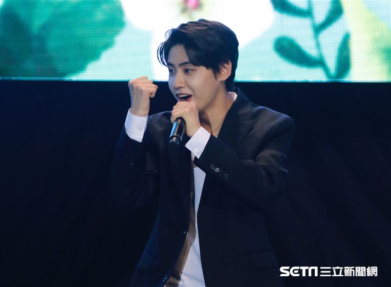 李鎭赫超沒偶像包袱，在現場整個玩開。（圖／記者林聖凱攝影）