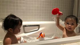 小孩,大便,嗯嗯,浴缸,浴室,洗澡,老婆,老公,崩潰,慘叫,泡澡,爆怨公社 圖／翻攝自爆怨公社臉書　