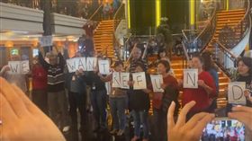 乘客受困。（圖／翻攝自NCL Hell2019 YouTube
https://www.youtube.com/watch?v=rAfMcgSGJ4s