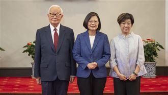 蔡英文宣布張忠謀任APEC領袖代表