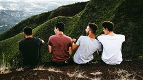 朋友,男生,兄弟,情誼,友情,友誼（圖／翻攝自Unsplash）