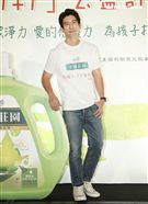 修杰楷揪全民送愛兒福為弱勢兒少打造潔淨家園。（記者邱榮吉/攝影）