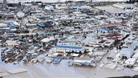 圖輯／驚心動魄！61年來最強颱哈吉貝撲日災情(圖／美聯社／達志影像)