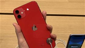iPhone11,（圖／記者谷庭攝）