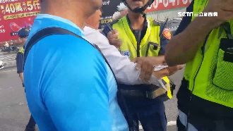 警為取締突竄出　遭控推倒警車栽贓