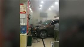 貴州,銀行,衝撞,貴陽,休旅車(梨視頻)