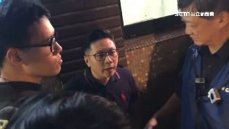 西門町發扇子被阻！王浩宇要柯P踹共