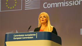 脫歐倒數 歐盟：愛爾蘭島須避免硬邊界英國脫歐期限倒數，歐盟發言人安德瑞娃（Mina Andreeva）14日說，脫歐協議必須避免在愛爾蘭島產生硬邊界。中央社記者唐佩君布魯塞爾攝　108年10月14日